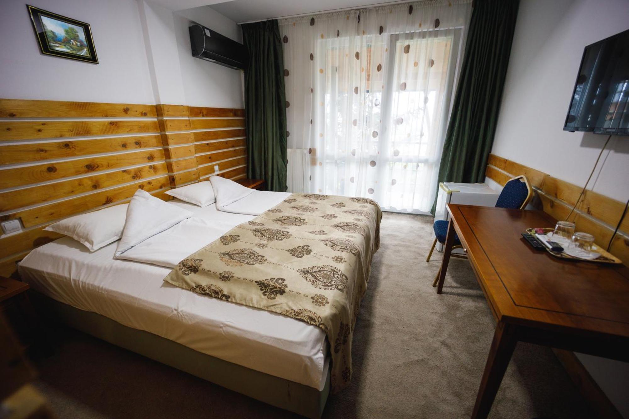 Pensiunea Meteora Suceava Extérieur photo