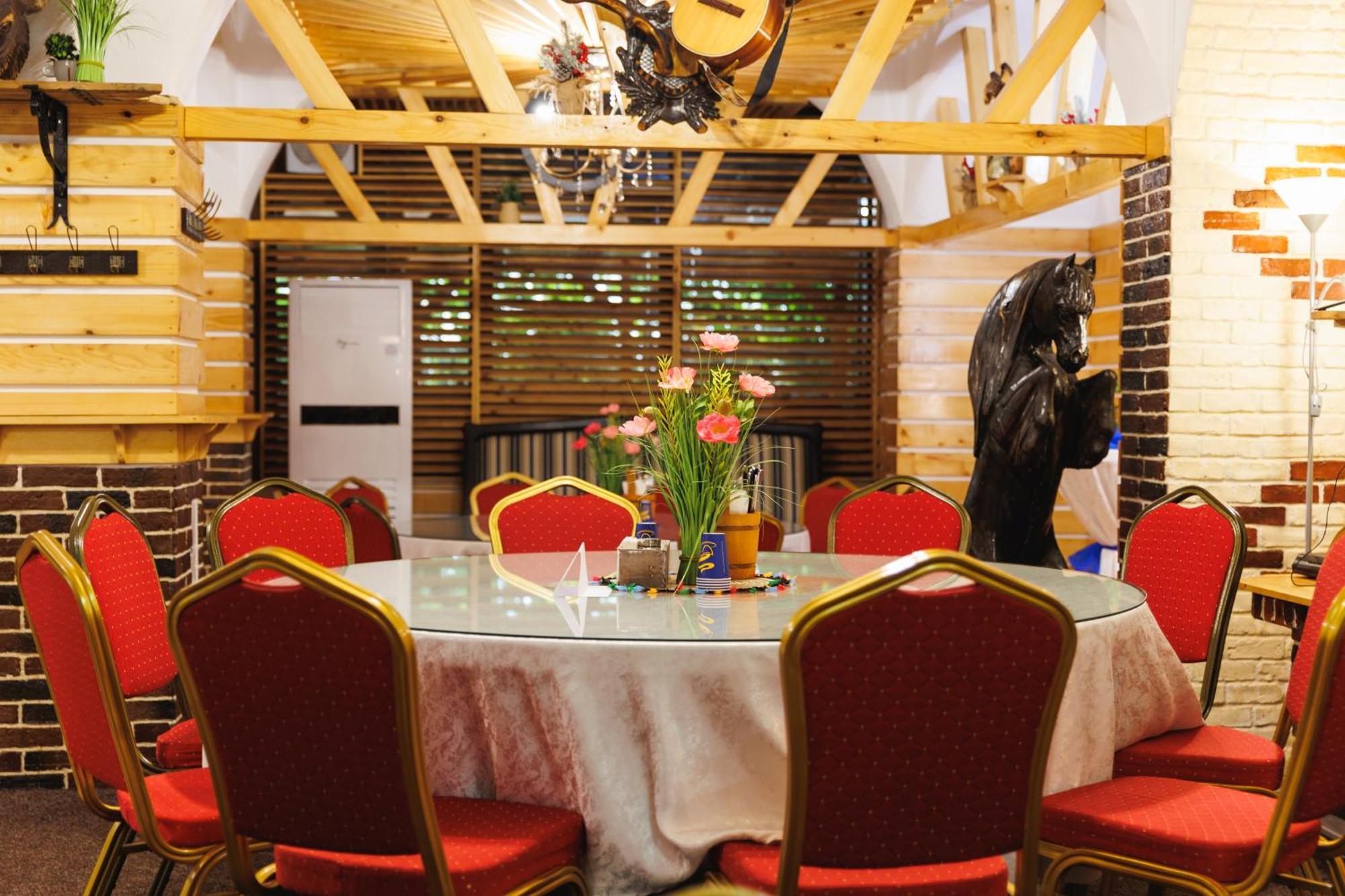 Pensiunea Meteora Suceava Extérieur photo