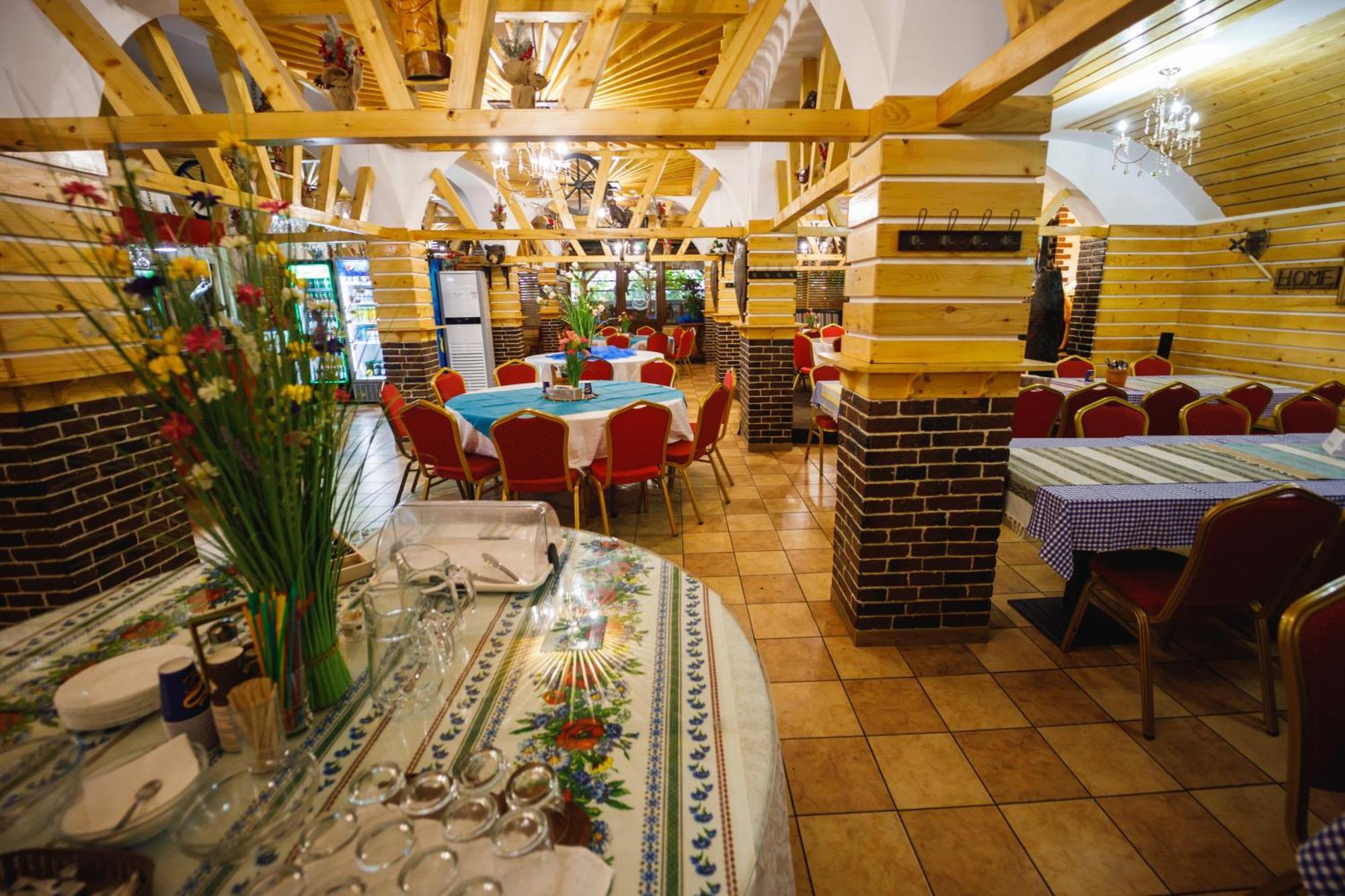 Pensiunea Meteora Suceava Extérieur photo