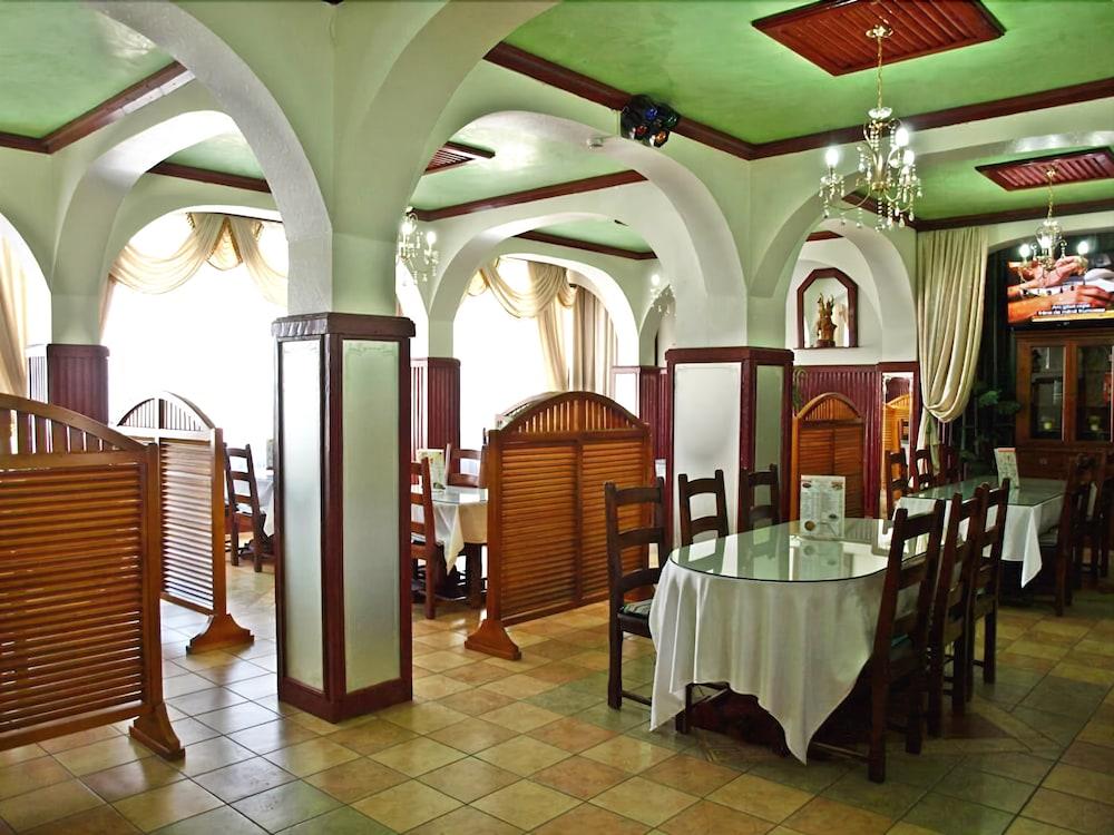 Pensiunea Meteora Suceava Extérieur photo