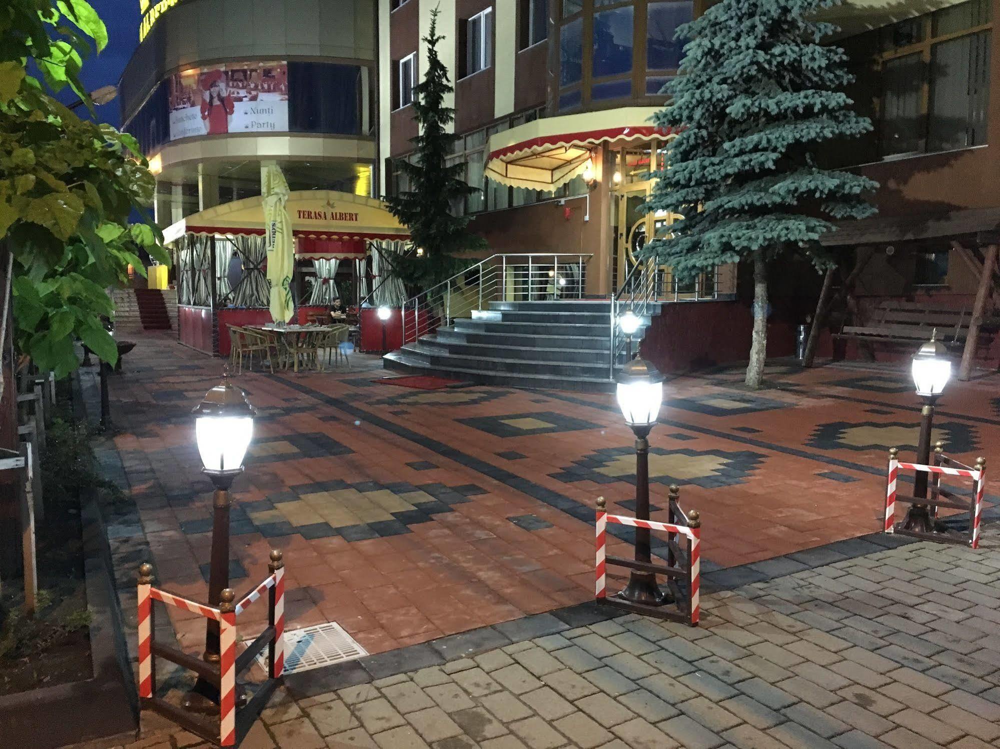 Pensiunea Meteora Suceava Extérieur photo